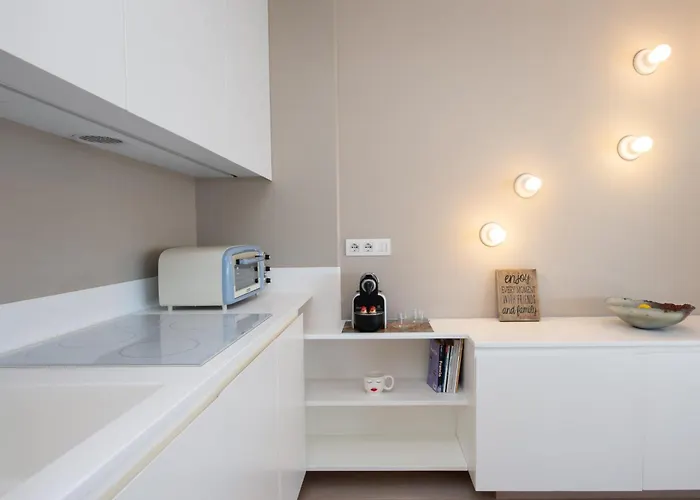 Elegant Face A La - Equipe * Roquebrune-Cap-Martin