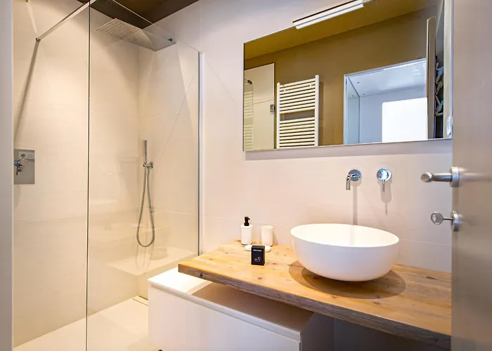 Elegant Face A La - Equipe Apartment *