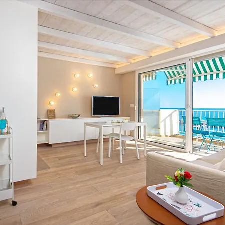 élégant Face à La - équipé Appartement