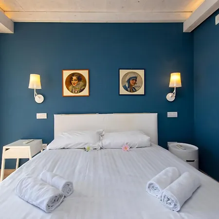 élégant Face à La - équipé *