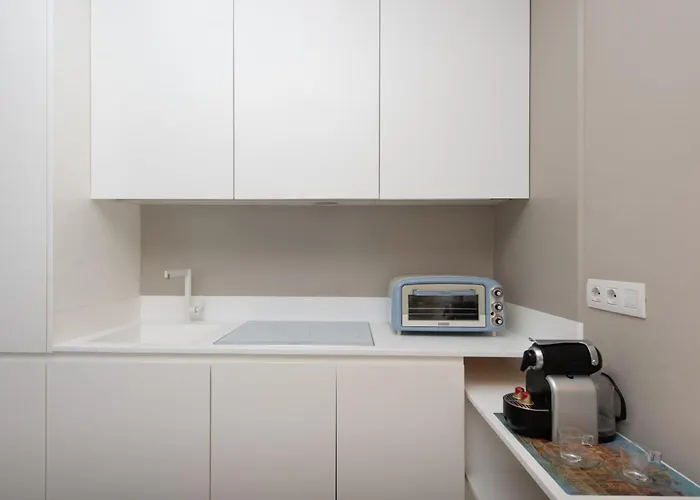 Elegant Face A La - Equipe