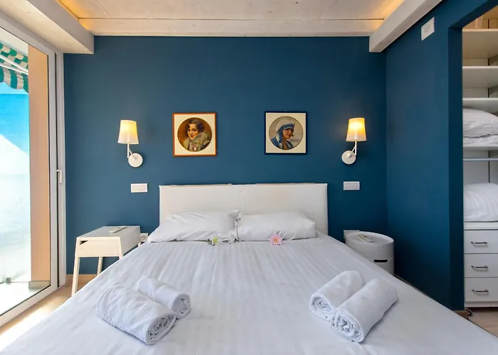 Elegant Face A La - Equipe *